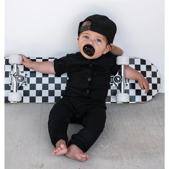 COTTON CLASSIC SNAP ROMPER BLACK 6-9 MO - Picture 1 of 6